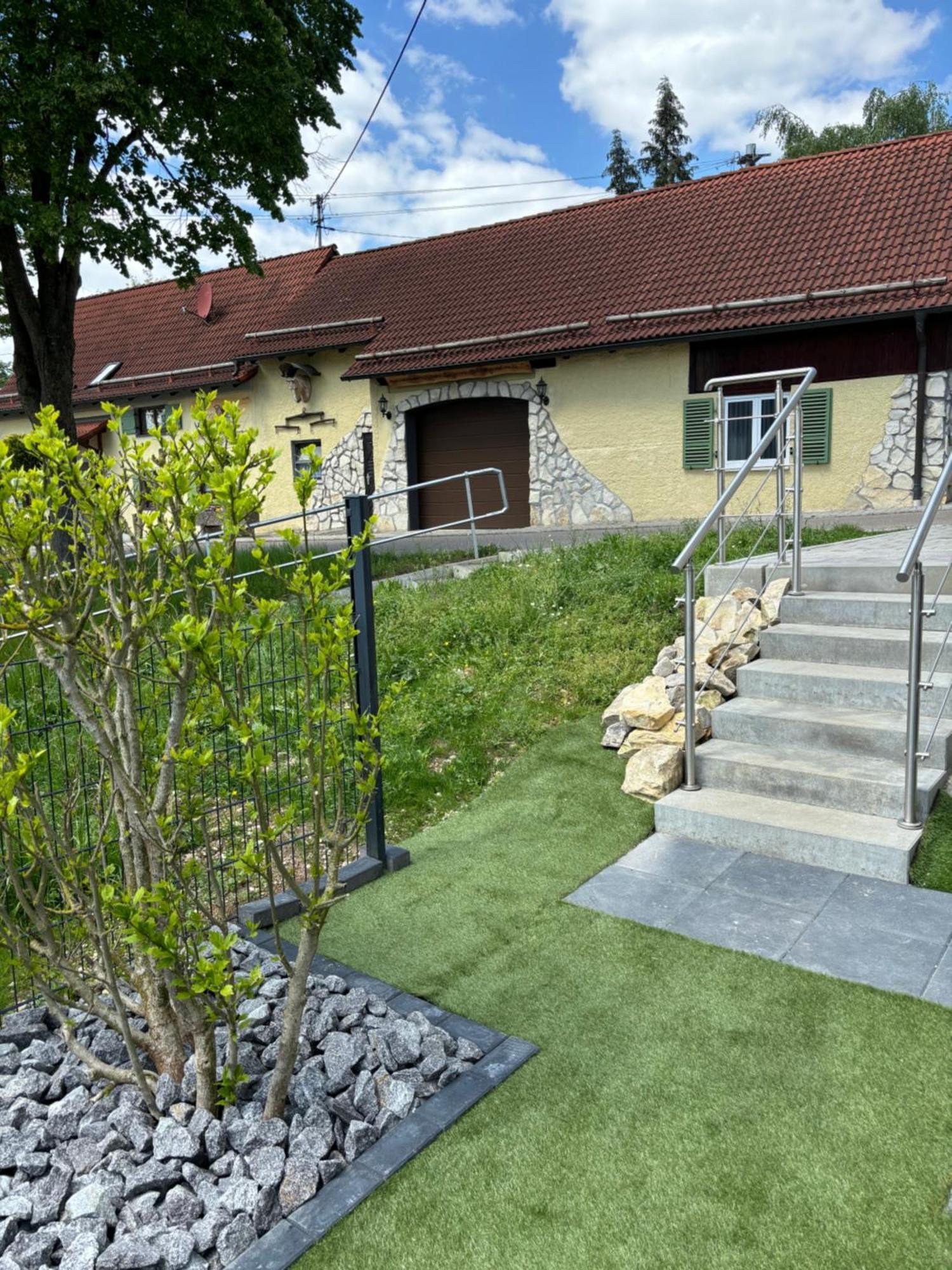 Ferienwohnung Im Usseltal - Zirben Spa - Monheimer Alb - Altmuehltal - Familie Geyer Daiting Monheim  Kültér fotó